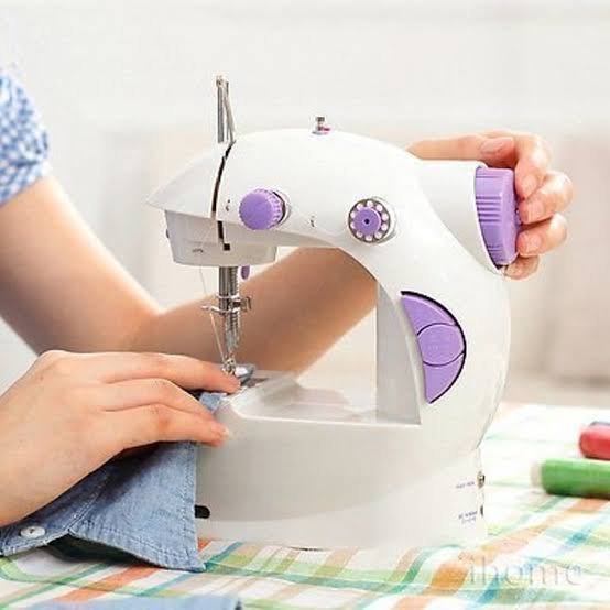 Mini Sewing Machine (Minimum Order Quantity 1 Carton/20 PCs)