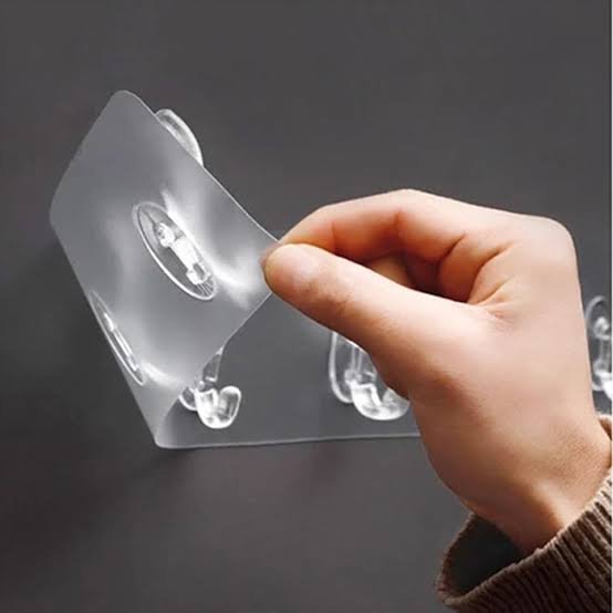 Plastic 6 Wall Hooks Hanger (Minimum Order Quantity 1 Carton/320 PCs)